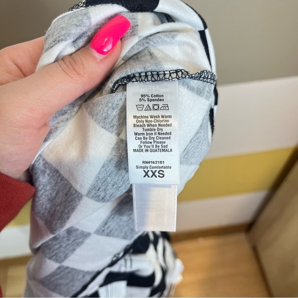 2/$25 NWT LulaRoe Black White Checkered Print Racing NASCAR Grunge Emo Crop Top - Picture 10 of 10